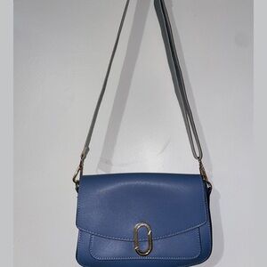 Elegant Blue Crossbody Bag